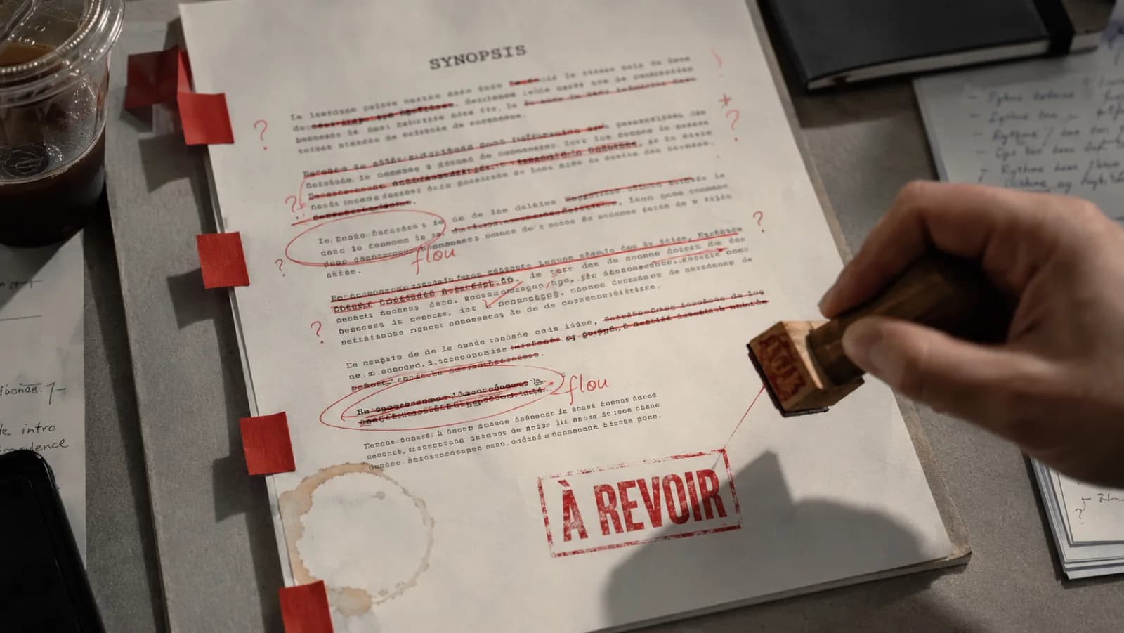 Les 7 erreurs qui plombent un synopsis de scénario (et comment les éviter)